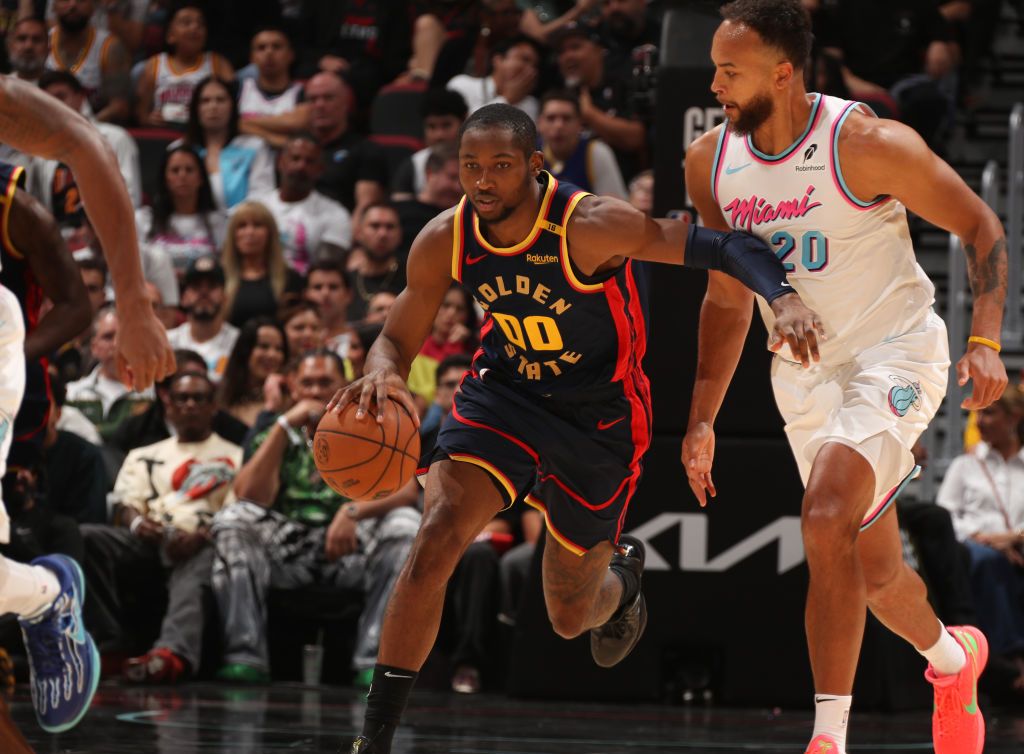 包含德罗巴与70激战SKT分钟,表现优异胜负难料!,杜兰特焦点对战引发球迷热议的词条 包含德罗巴与70激战SKT分钟,表现优异胜负难料!,杜兰特焦点对战引发球迷热议的词条