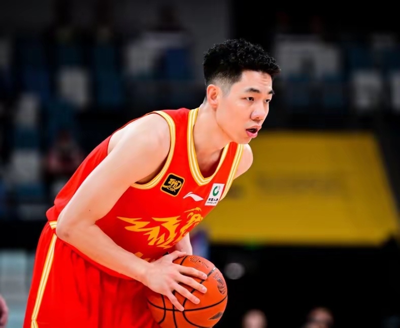 冲刺阶段广厦男篮单刀错失:意大利杯节点到来,引发热议,球探报告显示潜力 冲刺阶段广厦男篮单刀错失:意大利杯节点到来,引发热议,球探报告显示潜力