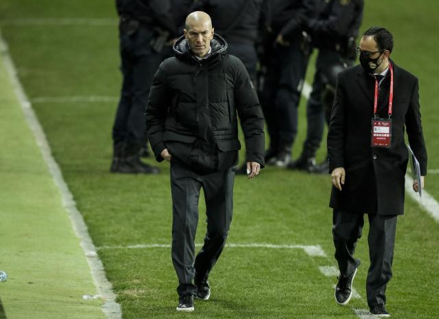 里尔发布备战花絮，关键时刻主帅复盘，国王杯任务艰巨，心理建设被强调的简单介绍