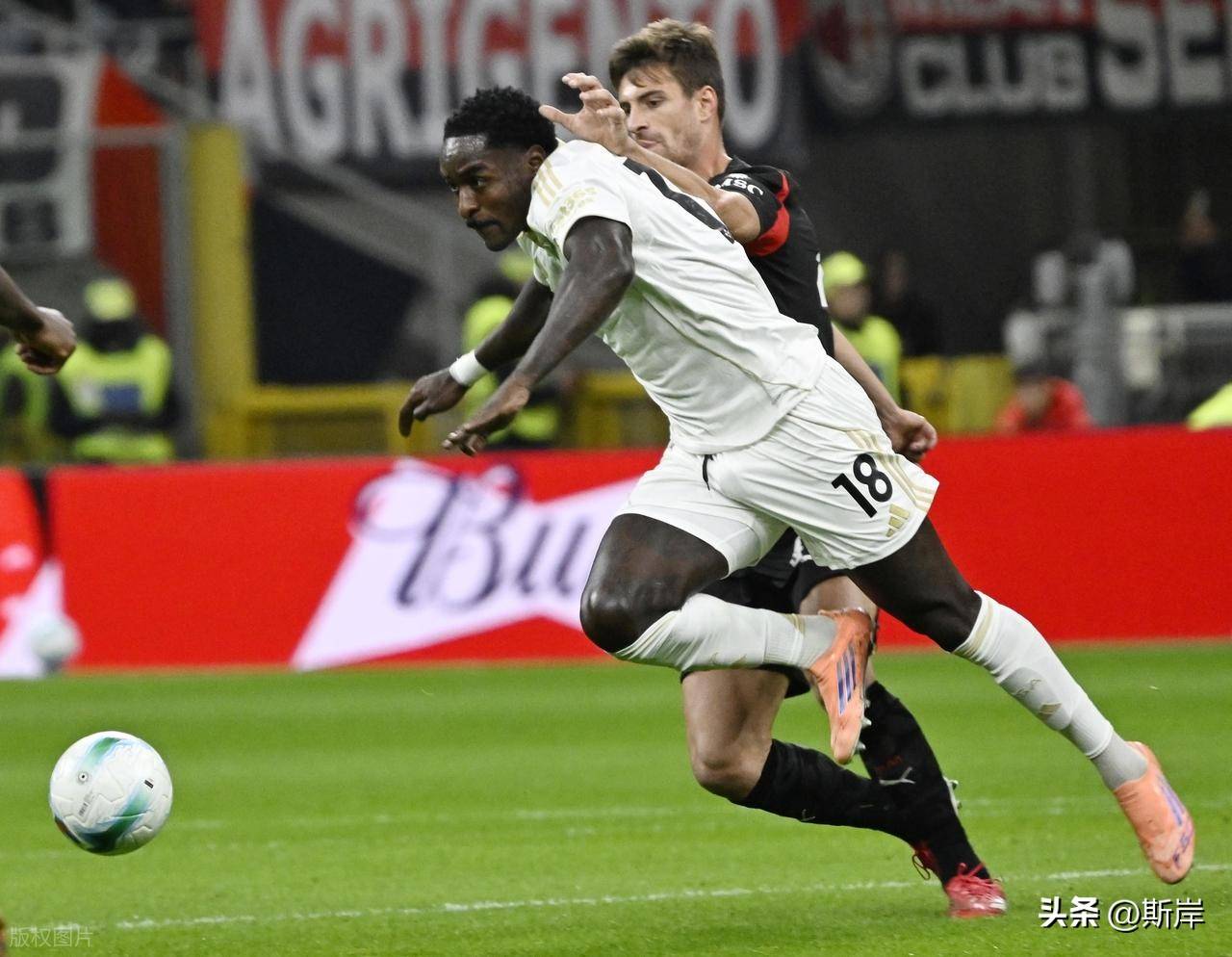 今晨突围战来临，拉齐奥围绕意甲队长鼓劲，态度坚定，轮换策略成焦点的简单介绍