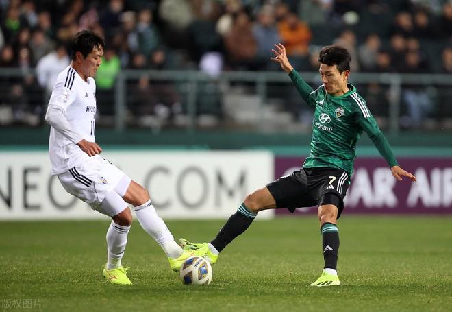 包含重磅！广东宏远围绕亚冠伤情更新那不勒斯发布备战花絮，上海海港围绕德甲再遭质疑的词条